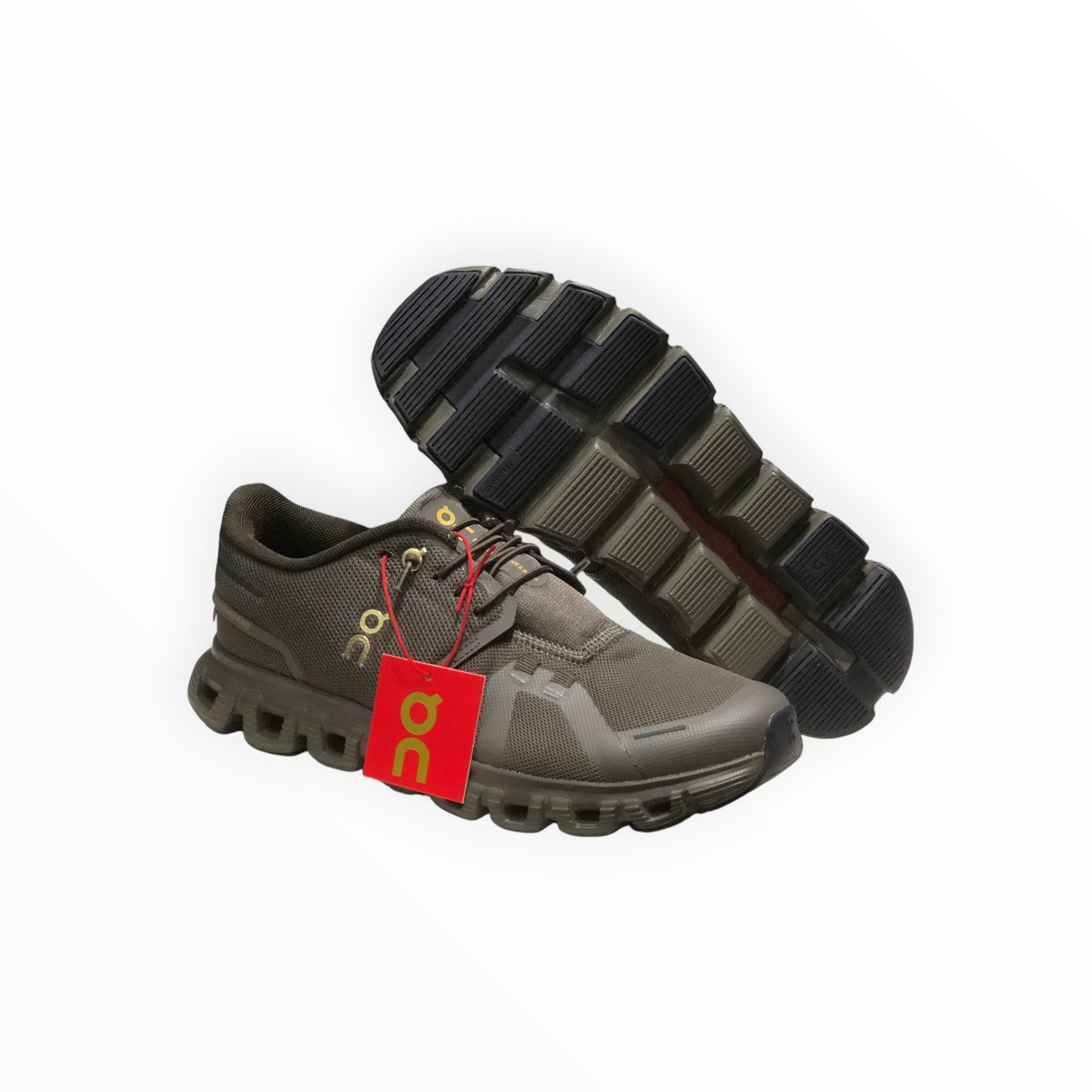 On - Cloud 6 Waterproof Shoes Black & Gold